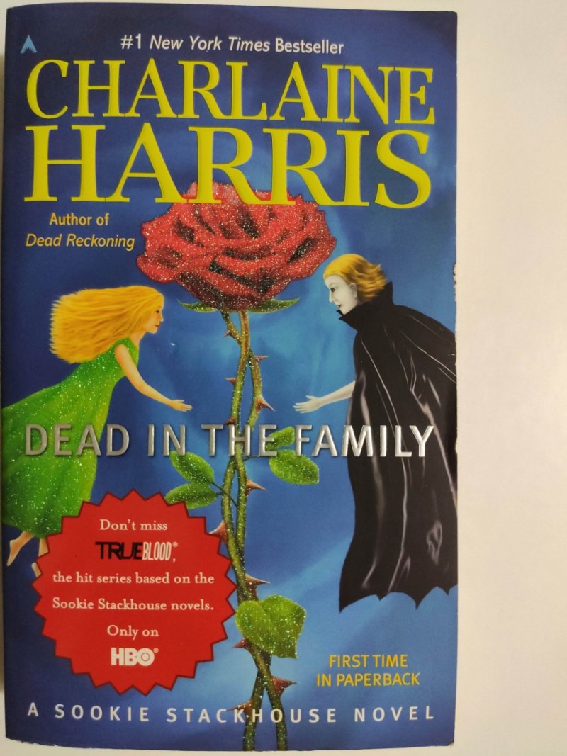 DEAD IN THE FAMILY - Charlaine Harris