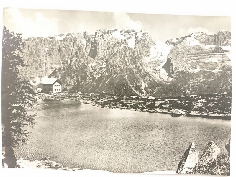 PRADALAGO. MADONNA DI CAMPIGLIO. RIFUGIO SILVIO AGOSTINI