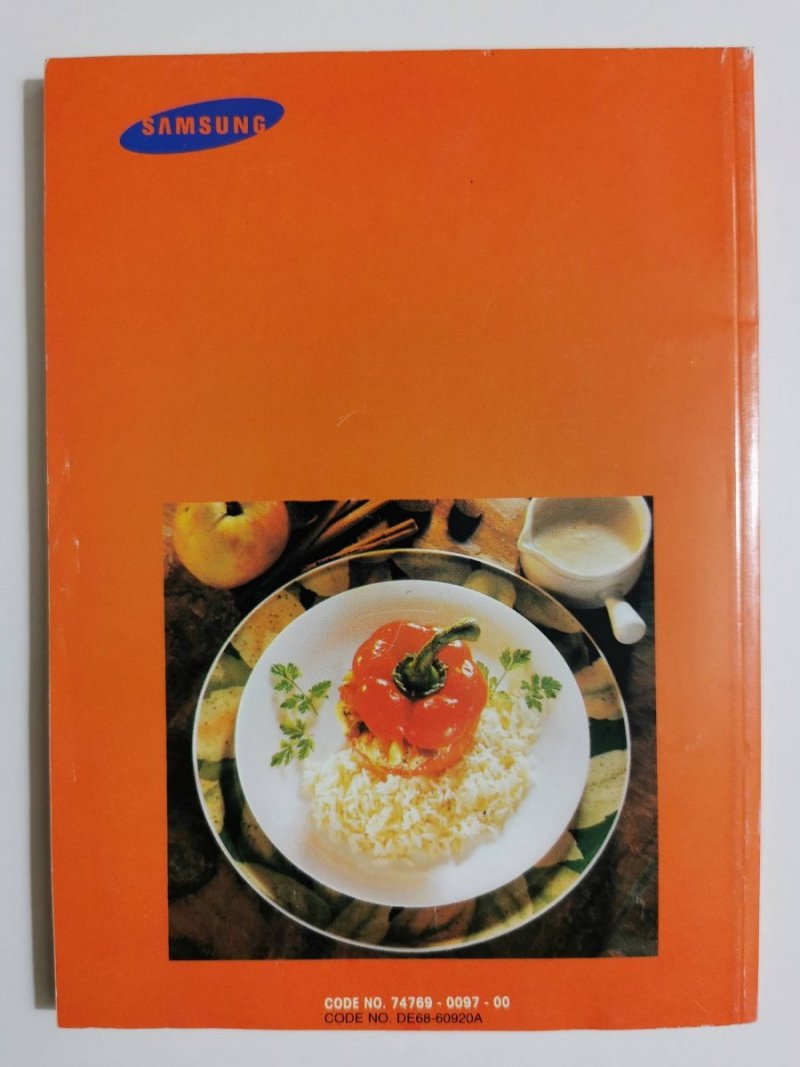 KSIĄŻKA KUCHARSKA KUCHENKI MIKROFALOWEJ W KILKU JĘZYKACH 1996