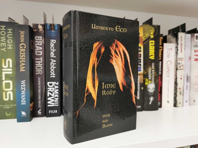 Imię Róży - Umberto Eco - Noir Sur Blanc