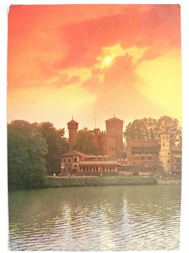 TORINO. TRAMONTO SUL FIUME PO E CASTELLO MEDIOEVALE