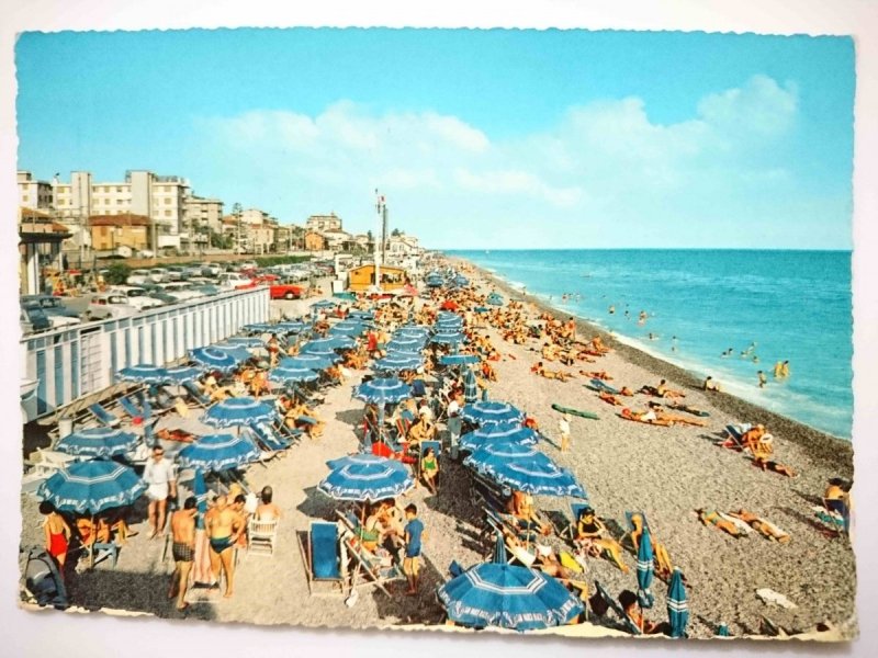 RIVIERA DEI FIORI – BORDIGHERA. LA SPIAGGIA