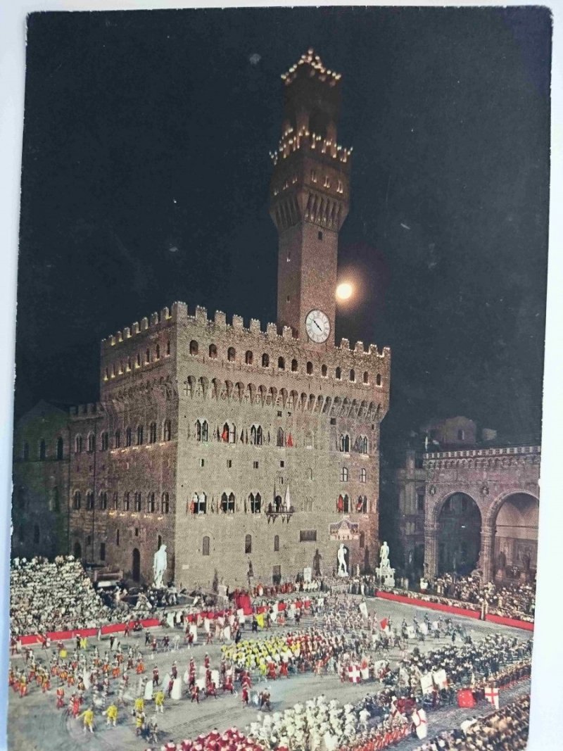 FIRENZE. PIAZZA DELLA SIGNORIA – GIOCO DEL CALCIO IN COSTUME DEL XVI SEC. IN NOTTURNA
