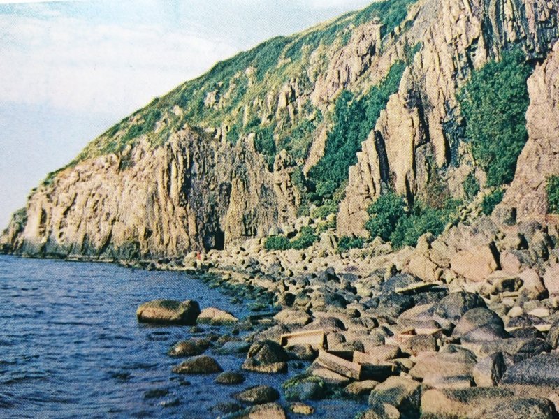 BORNHOLM. KLIPPEKYSTEN MED JONS KAPEL
