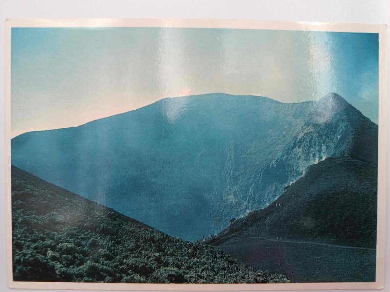 ETNA LA VORAGINE DEL CONO CENTRALE DEL VULCANO