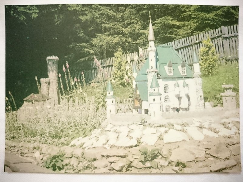 MIĘDZYGÓRZE. OGRÓD BAJEK, MAŁY PAŁACYK FOT. ZENON HASSINGER