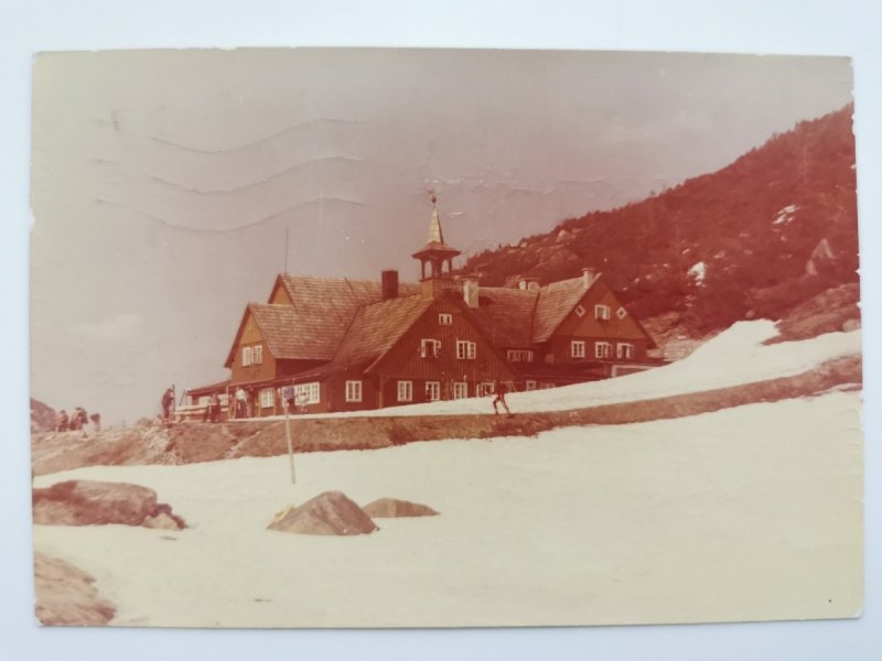 KARKONOSZE. SCHRONISKO PTTK SAMOTNIA FOT. NAJDER