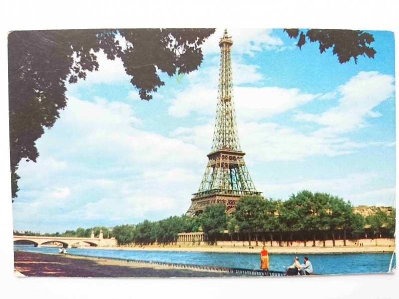 FRANCE – THE EIFFEL TOWER IN PARIS