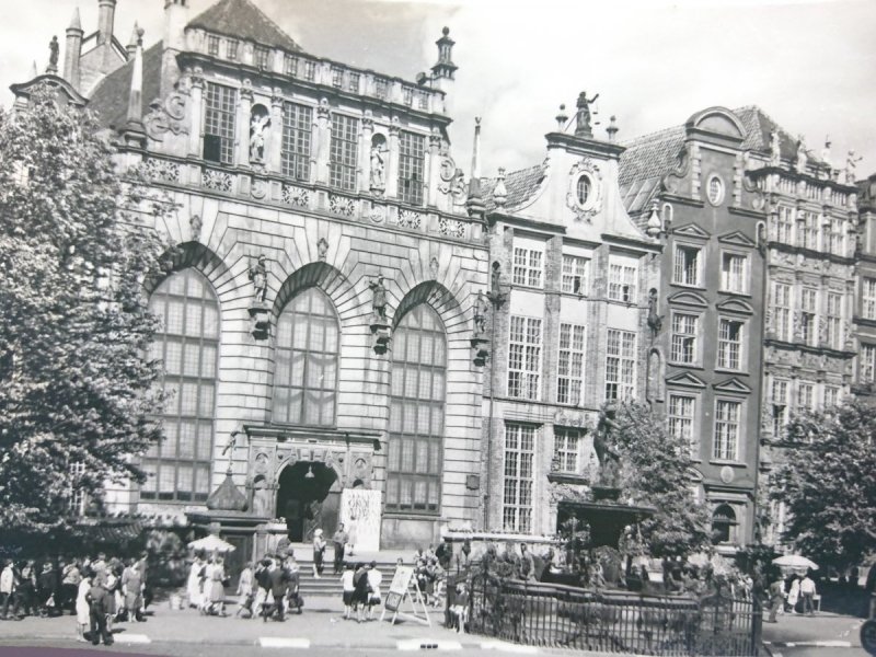 GDAŃSK. GOTYCKI DWÓR ARTUSA... FOT. M. MURMAN