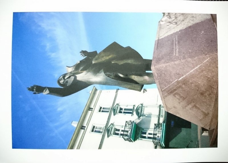 SOSNOWIEC ŁĄCZY. POMNIK JANA KIEPURY CHŁOPAKA Z SOSNOWCA