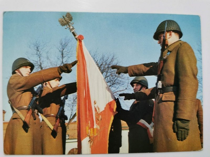 LUDOWE WOJSKO POLSKIE. SKŁADANIE PRZYSIĘGI FOT. SYNDOMAN