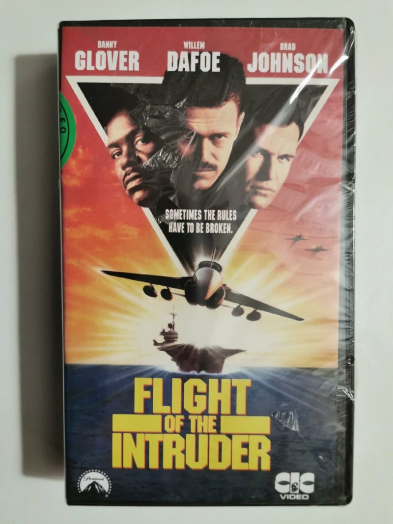 VHS. FLIGHT OF THE INTRUDER – DANNY GLOVER