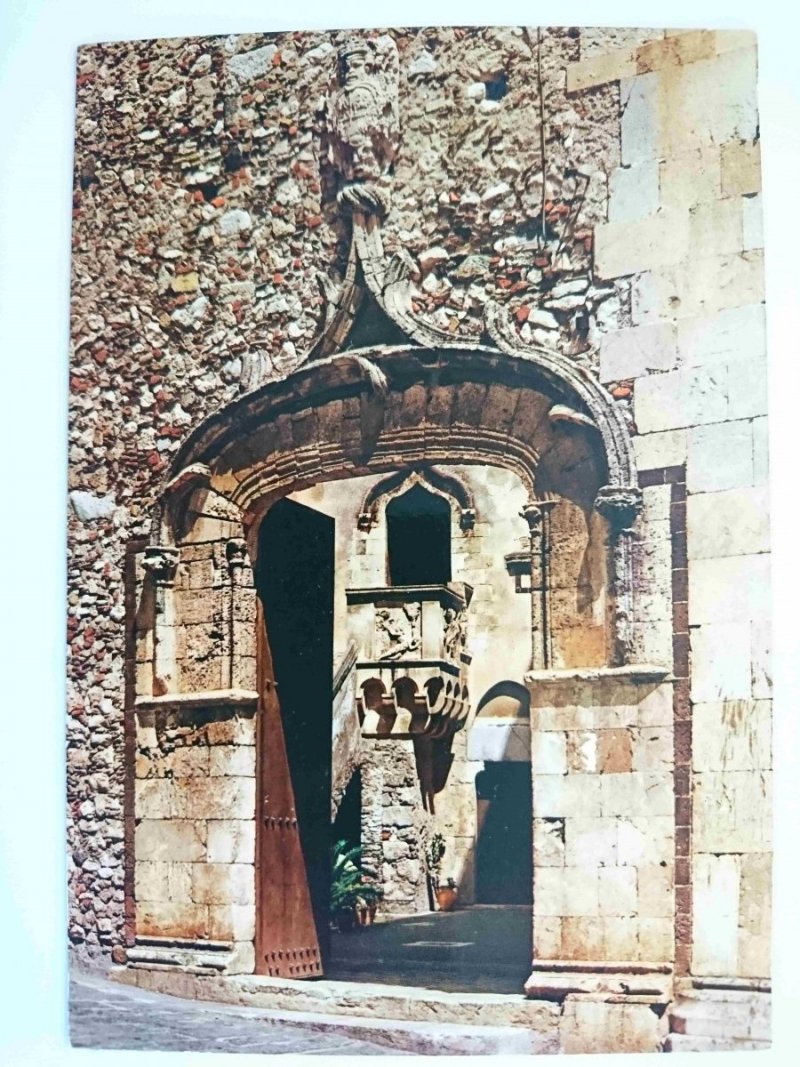 TAORMINA. PORTALE PALAZZO CORVAIA