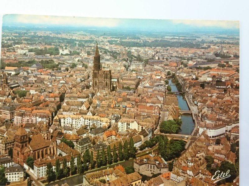 AU PAYS DES CIGOGNES