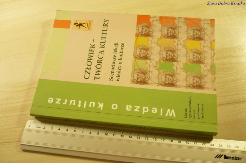 CZŁOWIEK - TWÓRCA KULTURY. SCENARIUSZE (2004)