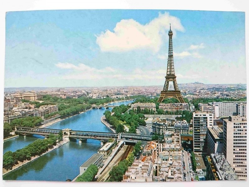 PARIS ET SES MERVEILLES. A GAUCHE, LA SEINE, LE PONT DE BIR-HAKEIM