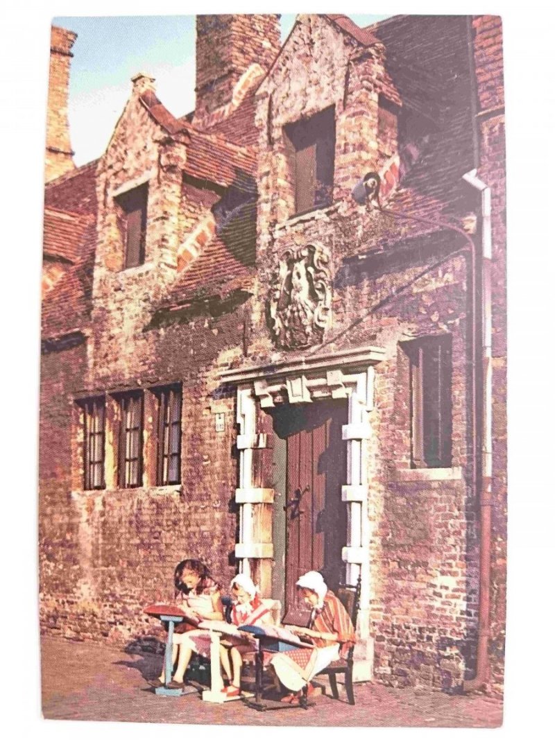 BRUGES. MAISON DU PELICAN