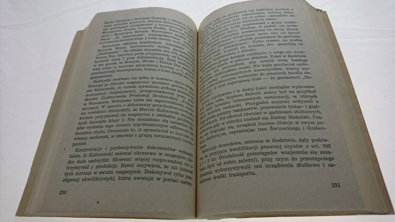 Z MASKĄ I BEZ MASKI - Tadeusz Brytan 1977