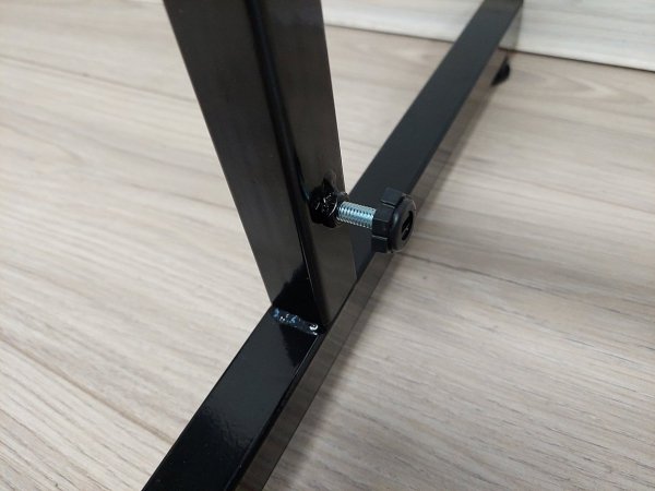 Stojak ekspozytor z 20 haczykami, 2 koszami - CZARNY + komplet 4 kół