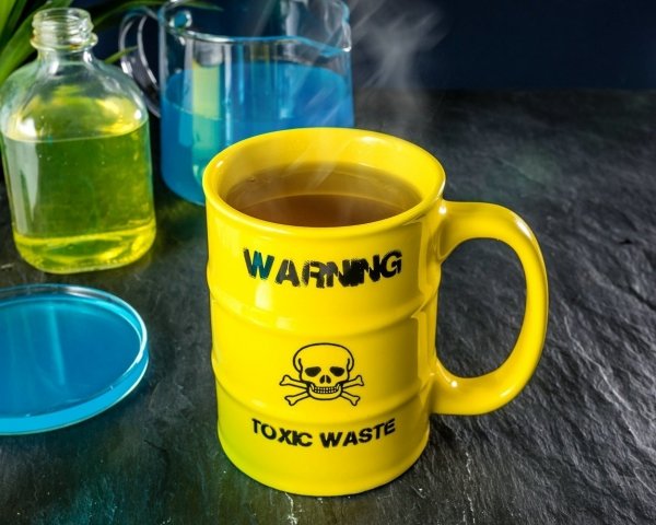 Kubek Toxic Waste Beczka toksyczne odpady