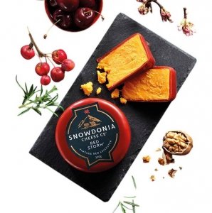 Snowdonia Cheese Red Storm Złożony Dojrzały Ser 200g w Wosku