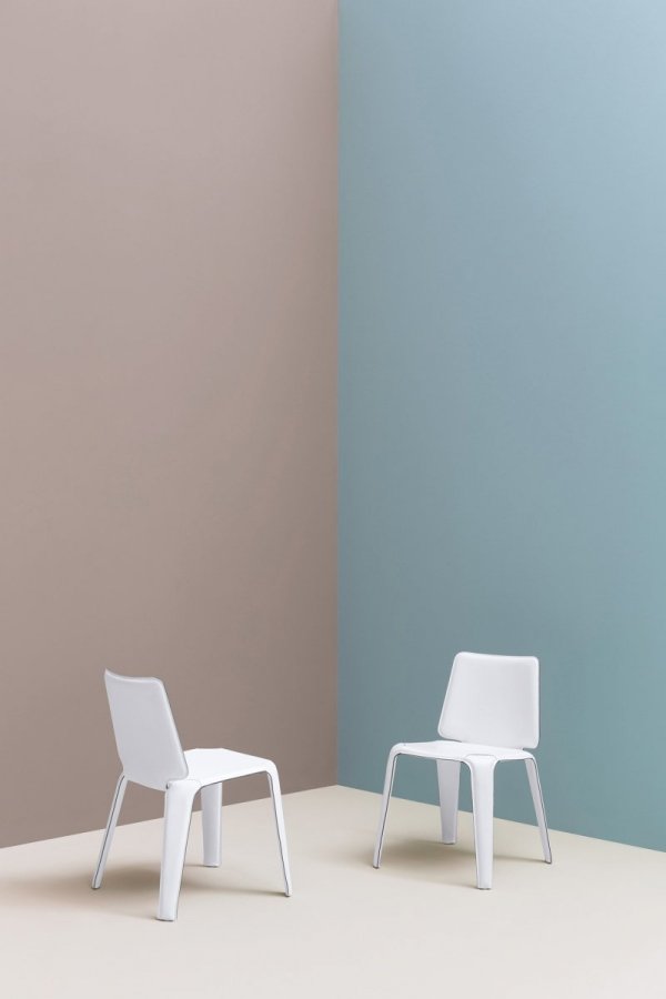 Piękne, lekkie, nowoczesne krzesło tapicerowane skórą Pedrali Mood 720