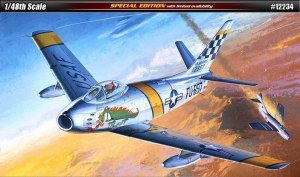 Academy Model plastikowy U.S. Air Force F-86F THE HUFF 1/48