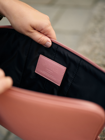 Golla Sleeve Metro - neoprenowe etui ochronne do urządzeń 15&quot; (dirty pink)