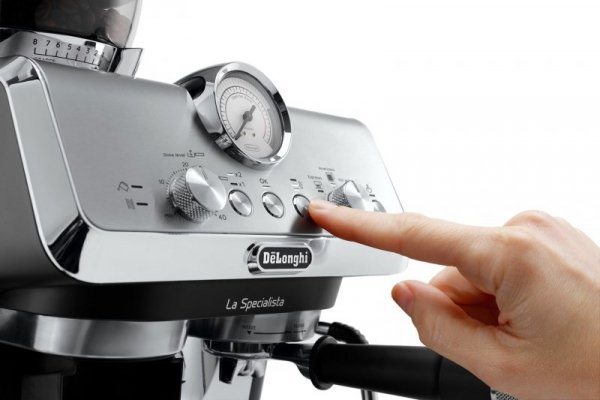 Ekspres ciśnieniowy DeLonghi EC9155.MB