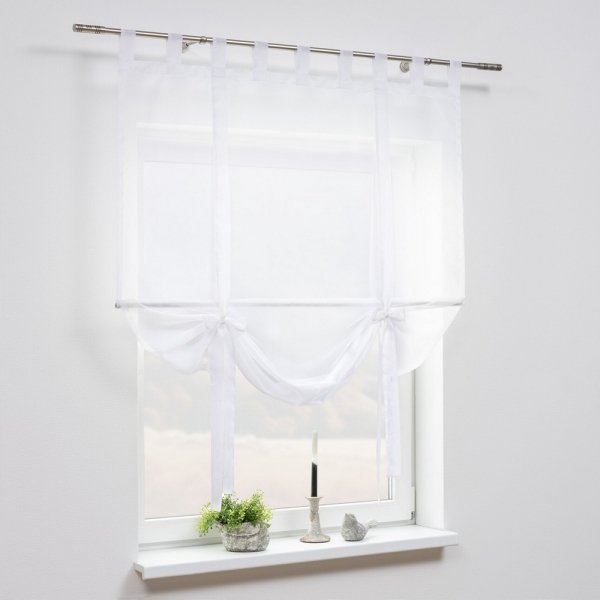 Roleta rzymska woalowa na karniszu rurowym