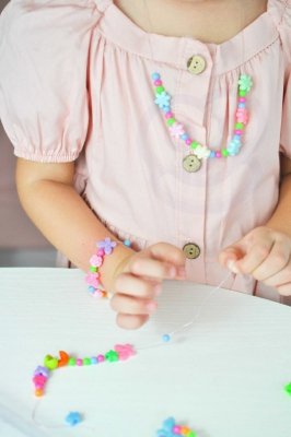 WOOPIE  ART&FUN Zestaw do Robienia Biżuterii Bransoletek Wisiorków Pierścionków Kolczyków z Motylkami
