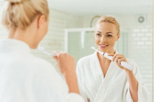 Szczoteczka soniczna do mycia zębów SD200C