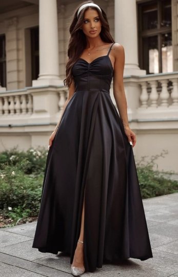 Długa satynowa sukienka czarna gorset