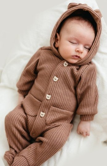 Sweterkowy pajac niemowlęcy z kapturem