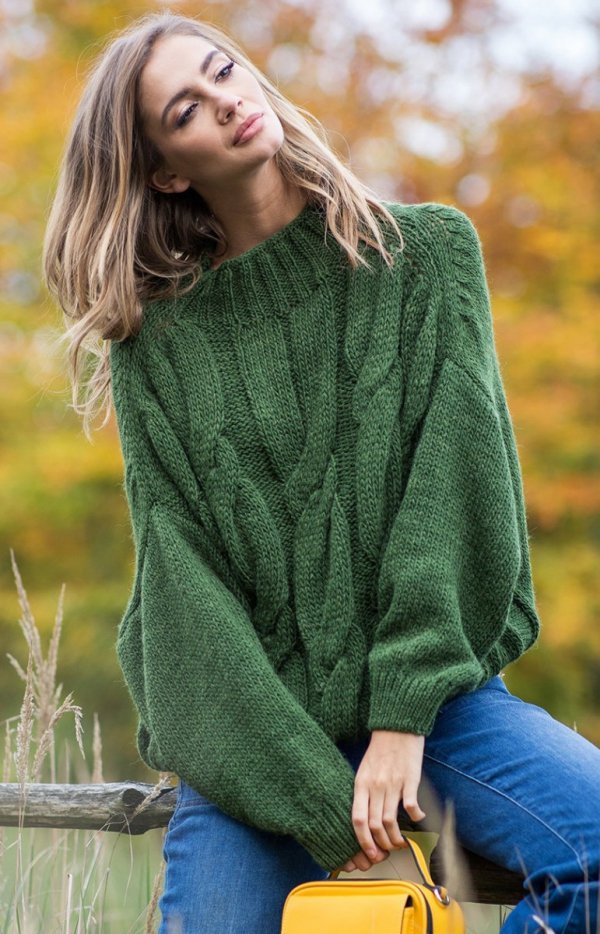 Wełniany sweter z golfem F840 zielony