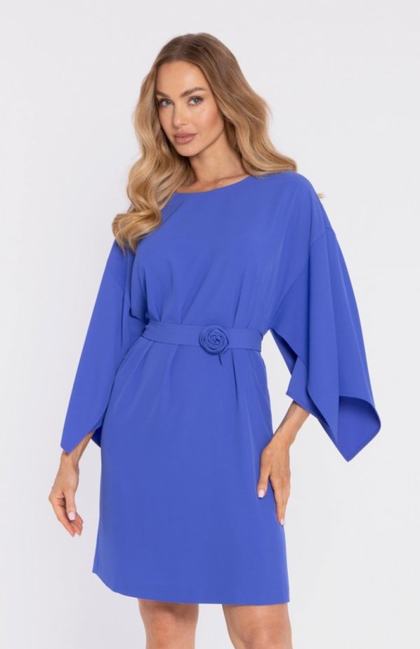 Moe sukienka z szerokimi rękawami i paskiem niebieska M908 