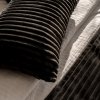 Schwarzes Schlafzimmer-Set Colet – 2 Kissen + Tagesdecke.