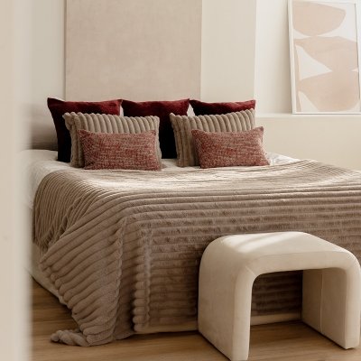 White Set of 5 Decorative Bedroom Pillows - Calm
