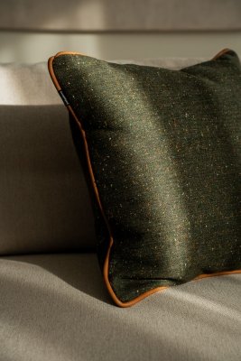Zielona poduszka dekoracyjna WOOL 45X45