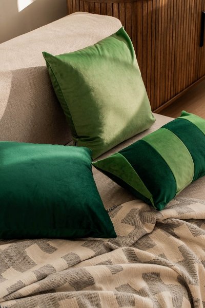 Green decorative pillows set Velvet + Stripes