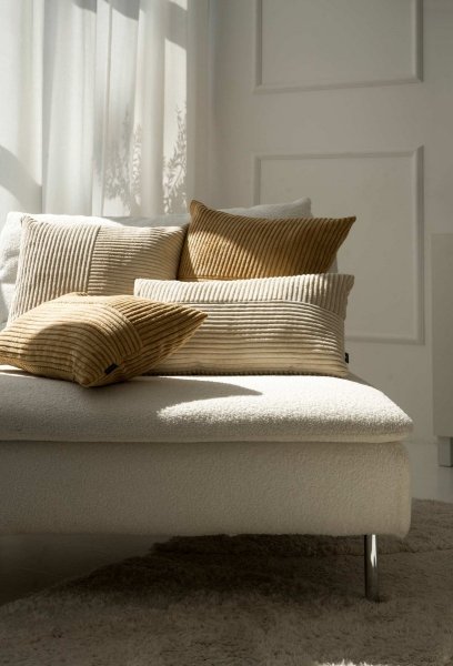 Cord slim poduszka dekoracyjna 45x45 kamelowa