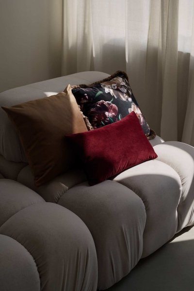 Beżowo-bordowy zestaw poduszek dekoracyjnych Peonie
