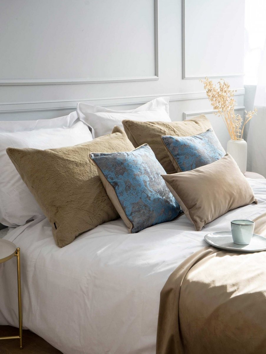 Beżowo niebieski zestaw 5 poduszek dekoracyjnych do sypialni