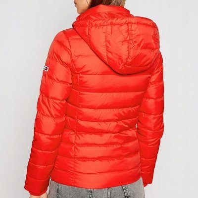 Kurtka damska puchowa Tommy Jeans zimowa czerwona z kapturem