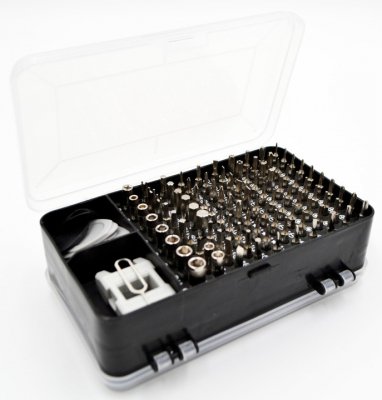 Uniwersalny zestaw narzędzi śrubokręty TORX 117 w 1 