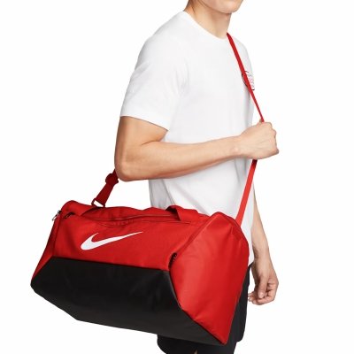 Torba na ramię Nike czerwona sportowa na siłownię