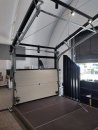 PROMOCJA: Brama przemysłowa segmentowa SPU F42 ocieplana stalowa 2500 x 2230 mm + napęd, RAL 9005 głęboki czarny
