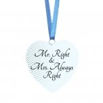 Drewniana tabliczka w kształcie serca z napisem Mr. Right & Mrs. Always Right