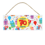 Drewniana tabliczka prostokąt wzbogacona lakierem UV Z OKAZJI 70 URODZIN Rozmiar 18x7,5 cm